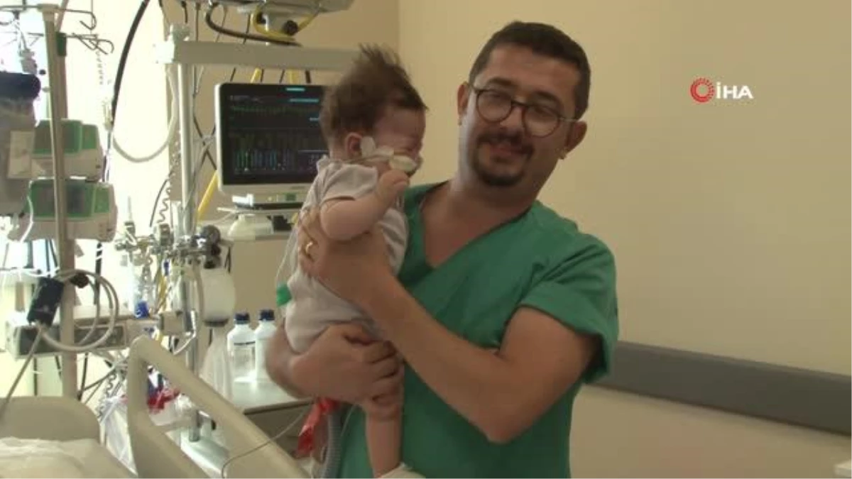 Dört aylık bebeğin 300 binde bir görülen rahatsızlığı Konya\'da şifa buldu