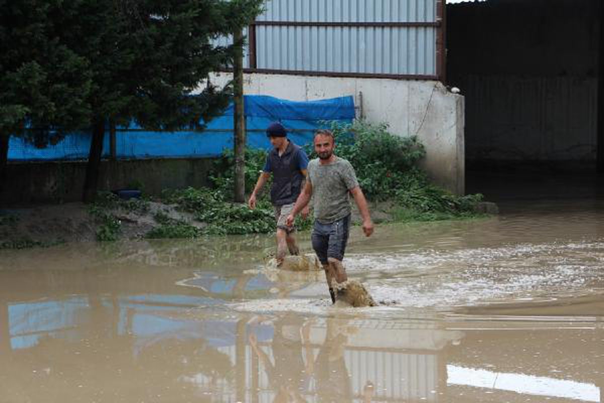 Son dakika gündem: Düzce\'de sel bilançosu; otel inşaatı çöktü, su kesintisi başladı
