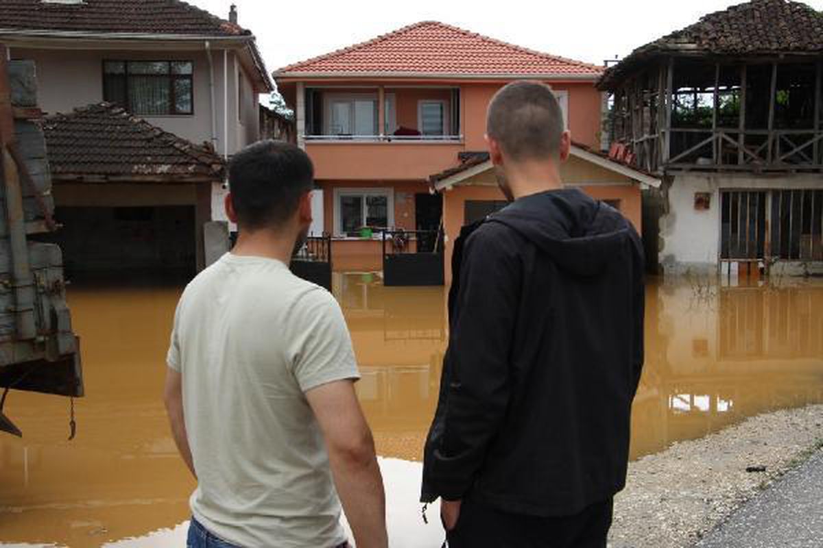 Düzce\'de sel bilançosu; otel inşaatı çöktü, su kesintisi başladı (2)