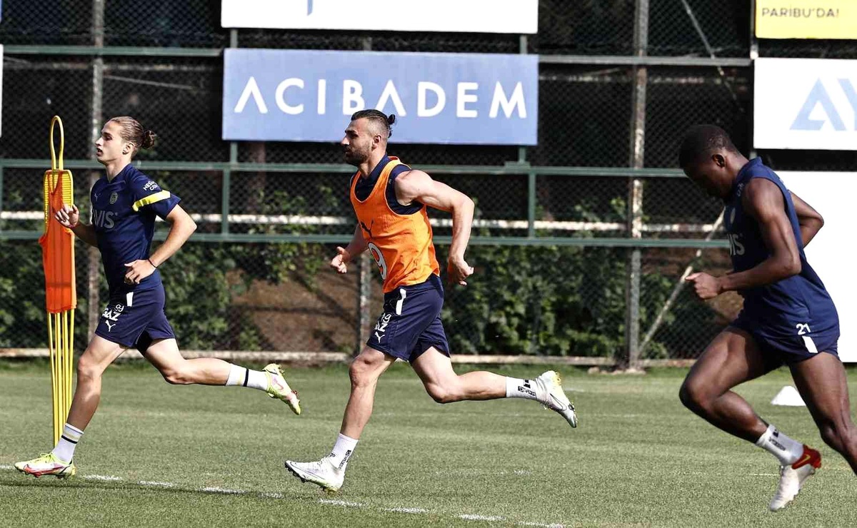 Fenerbahçe, yeni sezon hazırlıklarını sürdürdü
