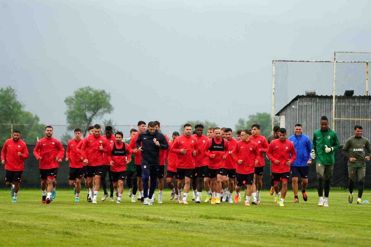 Gaziantep FK hazırlıklarını Bolu\'da sürdürüyor