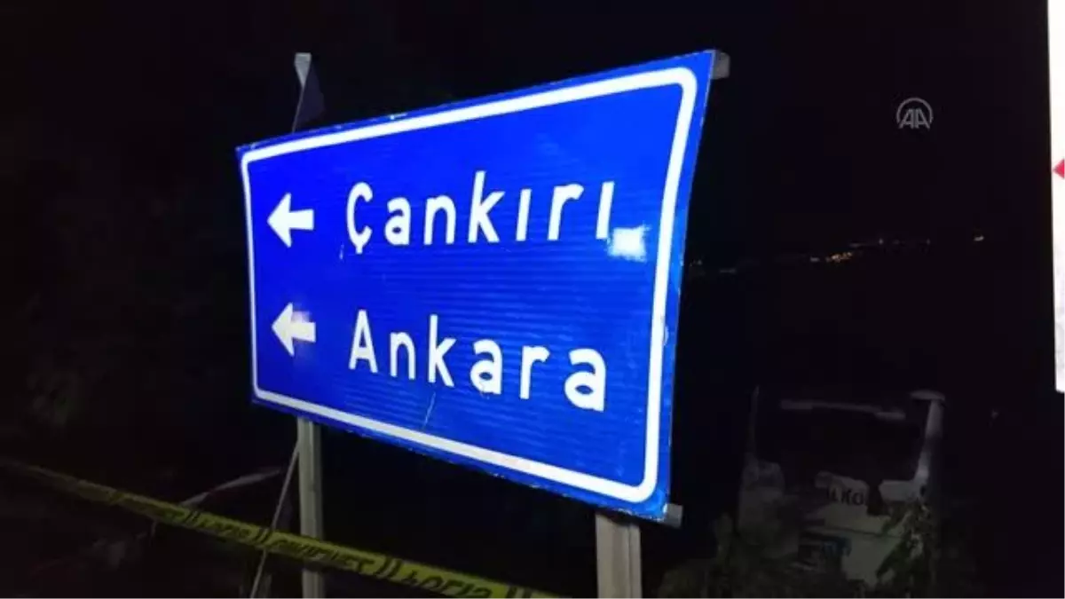 KASTAMONU - Yolcu otobüsü devrildi, 1 kişi öldü, 19 kişi yaralandı