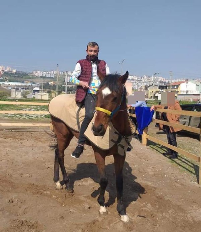 Köpeği öldürüp sahibinin evini kurşunladı! Saklandığı gardıropta yakalandı Köpeği öldürüp sahibinin evini kurşunladı! Saklandığı gardıropta yakalandı
