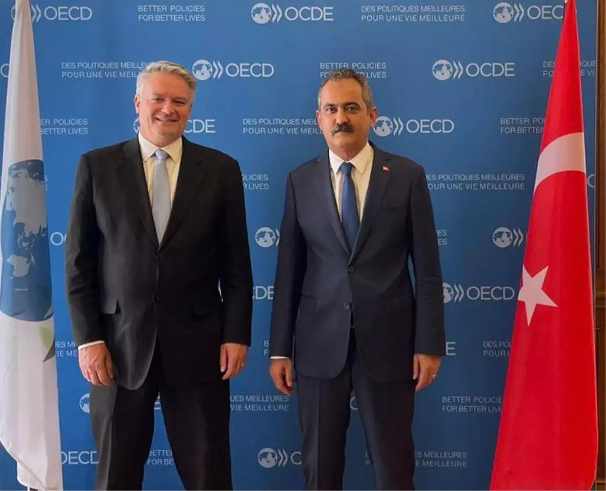 Milli Eğitim Bakanı Özer, OECD Genel Sekreteri Cormann ile Paris\'te görüştü