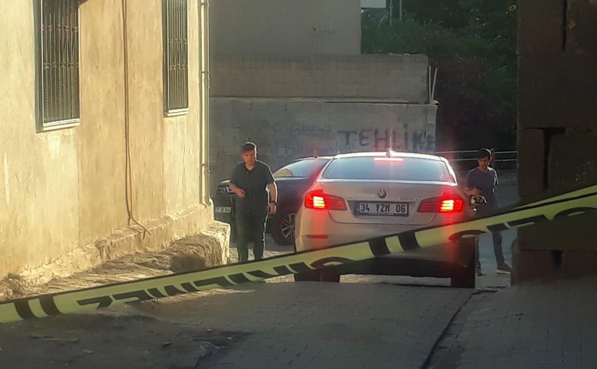 Son dakika haberleri: ŞANLIURFA - Silahlı saldırıya uğrayan ŞUTSO Viranşehir Temsilcisi ağır yaralandı