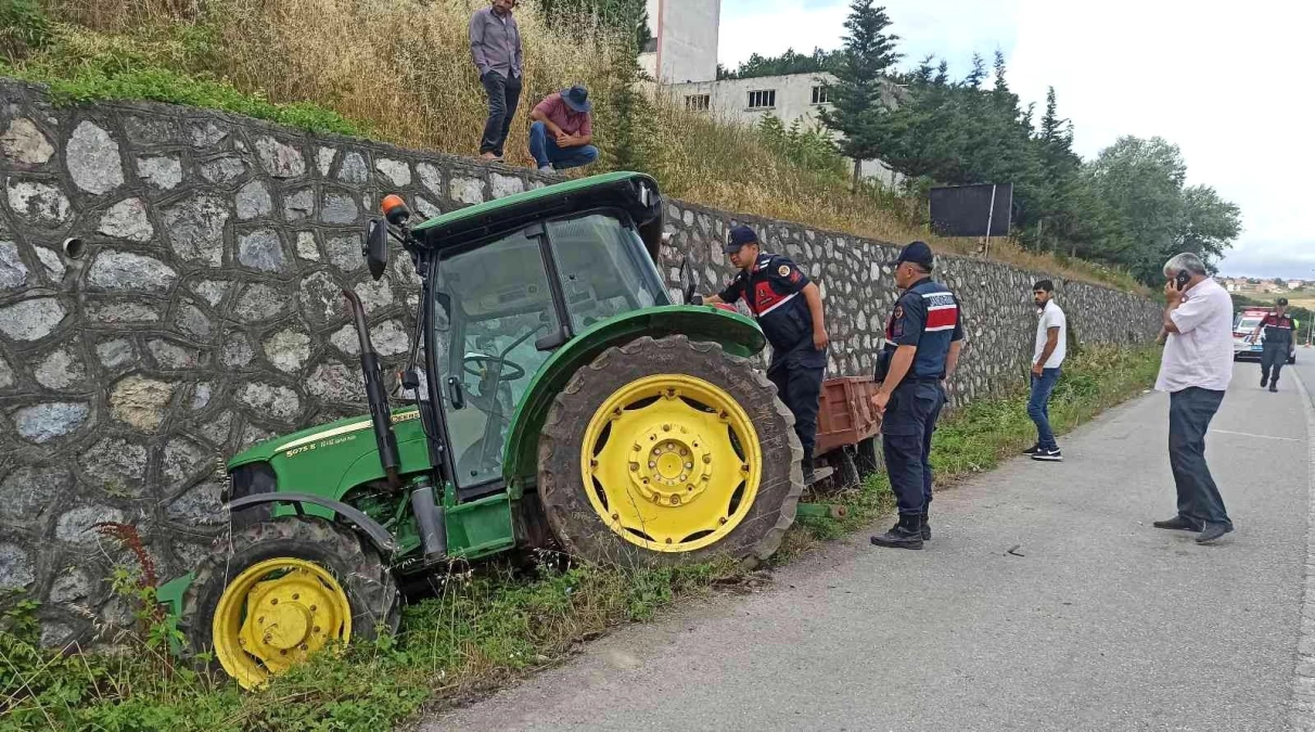 Son dakika haber! Traktör istinat duvarına çarptı: 1 yaralı