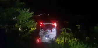 Yolcu otobüsü şarampole yuvarlandı: 1 ölü, 19 yaralı