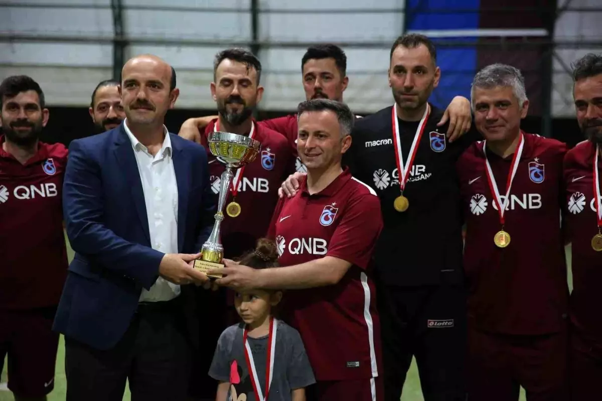 Yomra Kaymakamlığı\'nın Dostluk ve Kardeşlik Futbol Turnuvası sona erdi