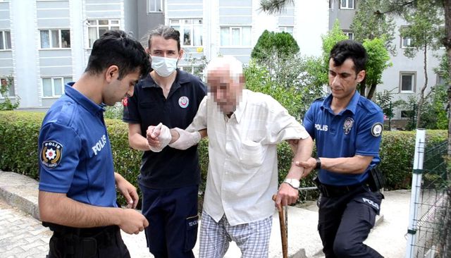5'inci kattan atlamak istedi, son anda polis kurtardı 5'inci kattan atlamak istedi, son anda polis kurtardı