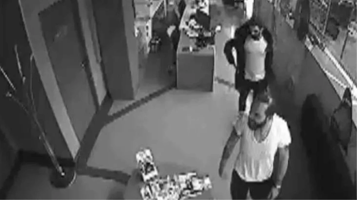 Berkay'ın eşini taciz ettiği iddia edilen Arda Turan, yargılandığı davada ikinci kez beraat etti