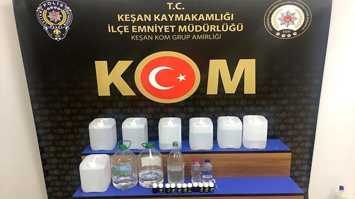 Baskında litrelerce etil alkol ele geçirildi