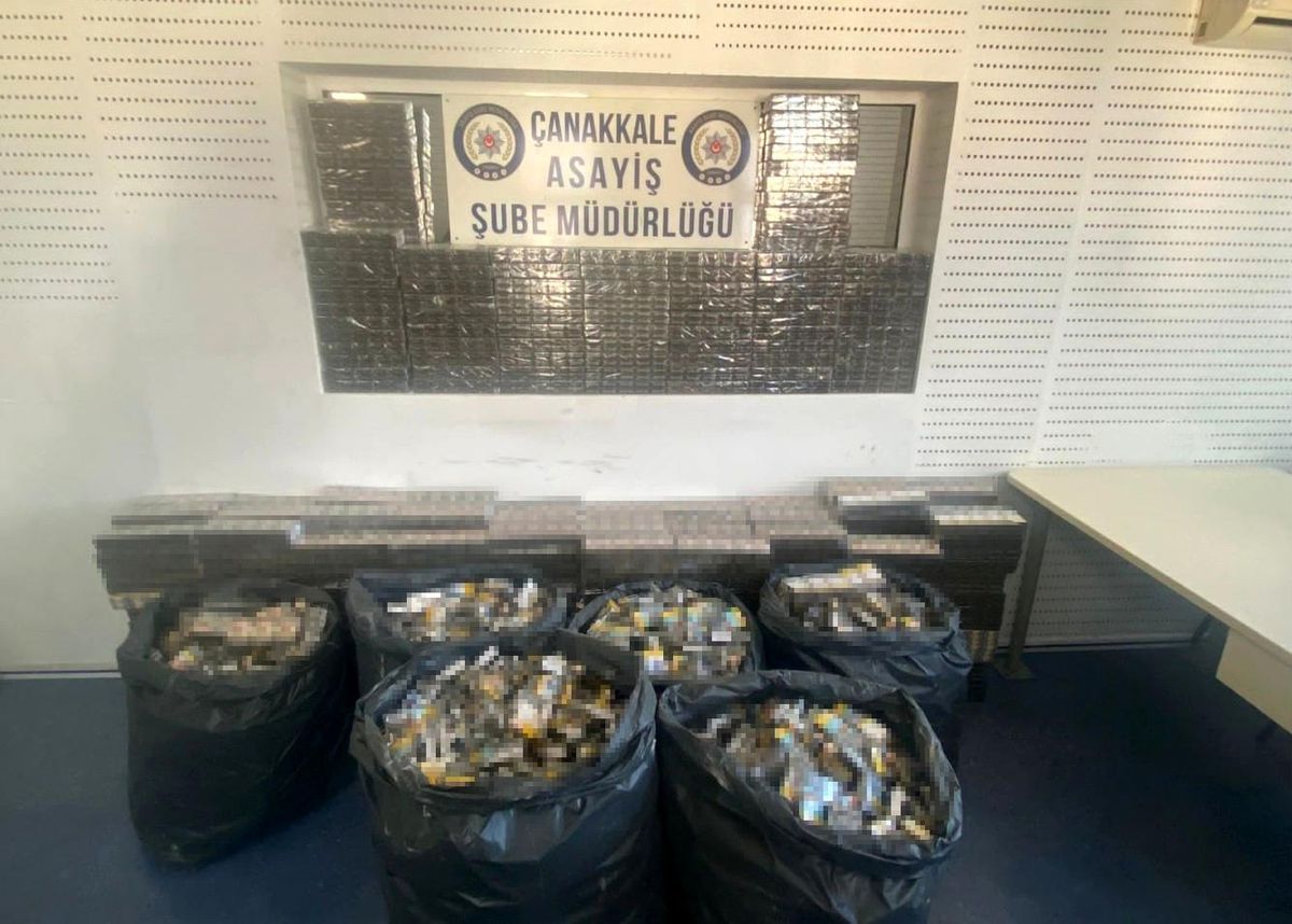 Çanakkale\'de duvar kıran hırsızlar 300 bin liralık tütün çaldı