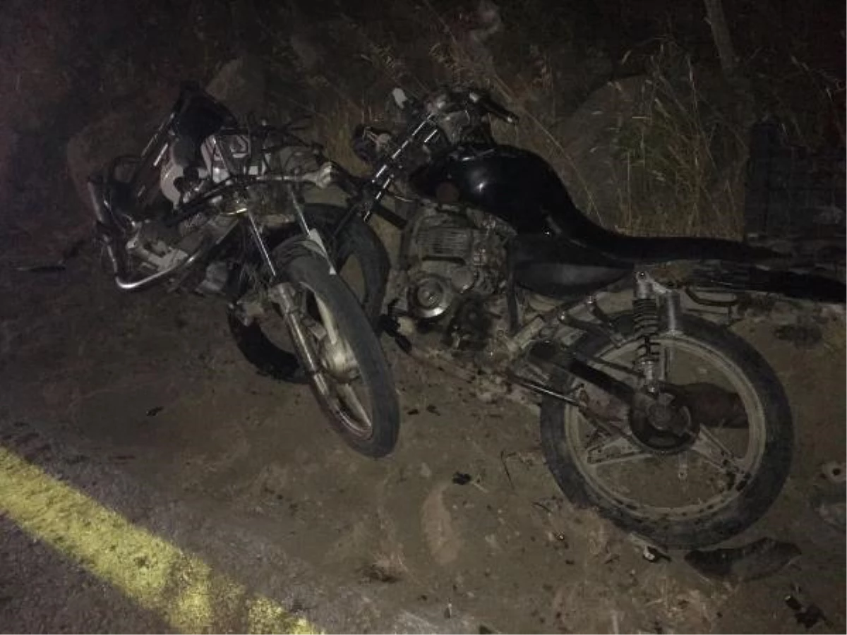 Son dakika: Çanakkale\'de motosikletler çarpıştı: 1 ölü, 1 yaralı