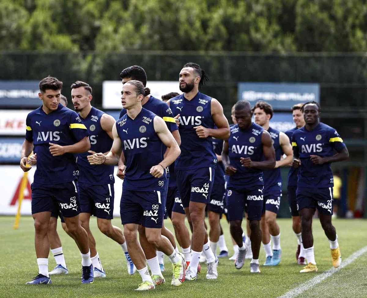 Fenerbahçe\'de yeni sezon hazırlıkları sürüyor