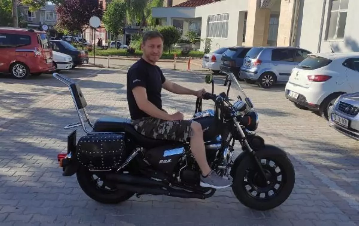 Motosikletiyle aydınlatma direğine çarpıp, öldü