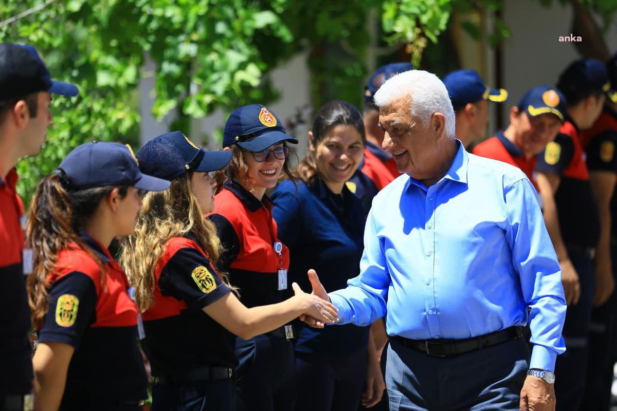 Son dakika haberleri: Muğla Büyükşehir Belediye Başkanı Gürün\'den İtfaiye Personeline Teşekkür Ziyareti