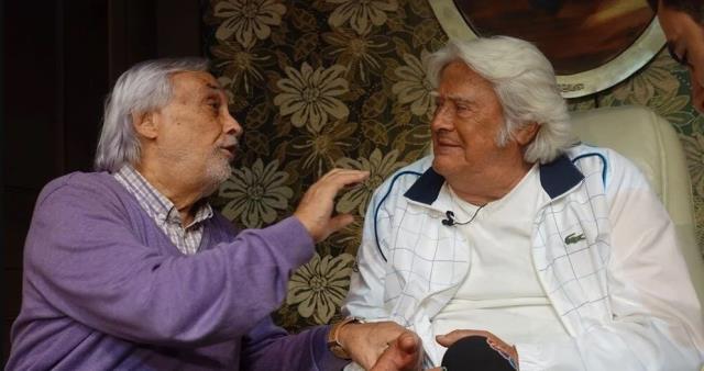 Müjdat Gezen, Cüneyt Arkın'ın nasıl hayatını kaybettiğini anlattı: Yataktan düşünce kalbi durmuş Müjdat Gezen, Cüneyt Arkın'ın nasıl hayatını kaybettiğini anlattı: Yataktan düşünce kalbi durmuş