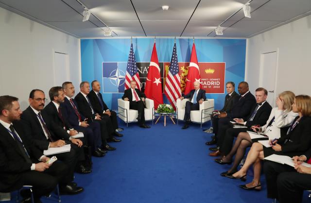 NATO Liderler zirvesinde kritik temas! Erdoğan-Biden görüşmesi sona erdi, işte ilk açıklamalar NATO Liderler zirvesinde kritik temas! Erdoğan-Biden görüşmesi sona erdi, işte ilk açıklamalar