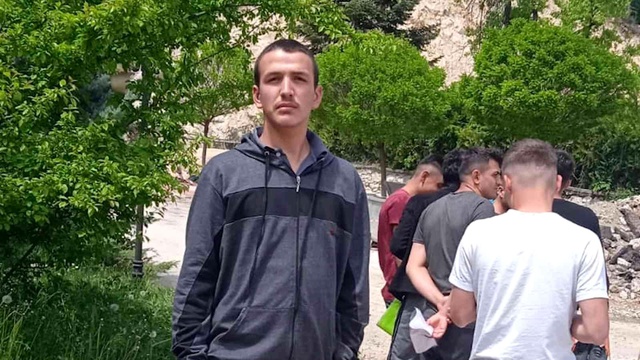 Selde kaybolan 22 yaşındaki gencin kıyafeti ve ayakkabısı bulundu, acılı dede gözyaşlarına boğuldu Selde kaybolan 22 yaşındaki gencin kıyafeti ve ayakkabısı bulundu, acılı dede gözyaşlarına boğuldu