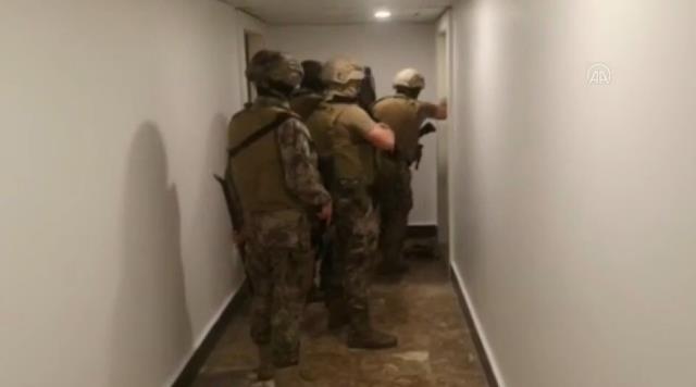 Son Dakika! Sarallar suç örgütüne operasyon! Çete lideri Alaattin Saral'ın da aralarında bulunduğu 117 şüpheli gözaltında Son Dakika! Sarallar suç örgütüne operasyon! Çete lideri Alaattin Saral'ın da aralarında bulunduğu 117 şüpheli gözaltında
