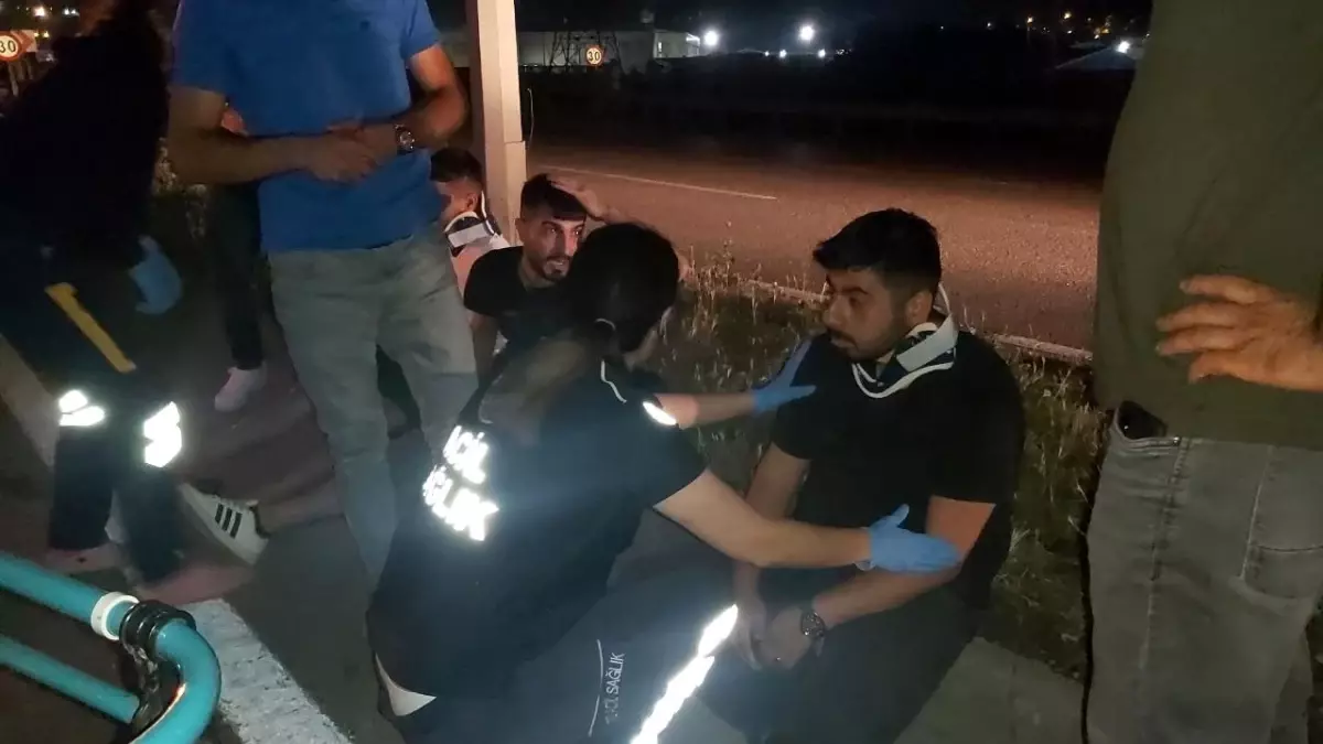 Son dakika haber... Ters yöne girince karşıdan gelen otomobille çarpıştı: 3 yaralı