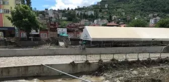 Yaya köprüleri yıkılan İnebolu'da inşaat halindeki köprü kullanılıyor