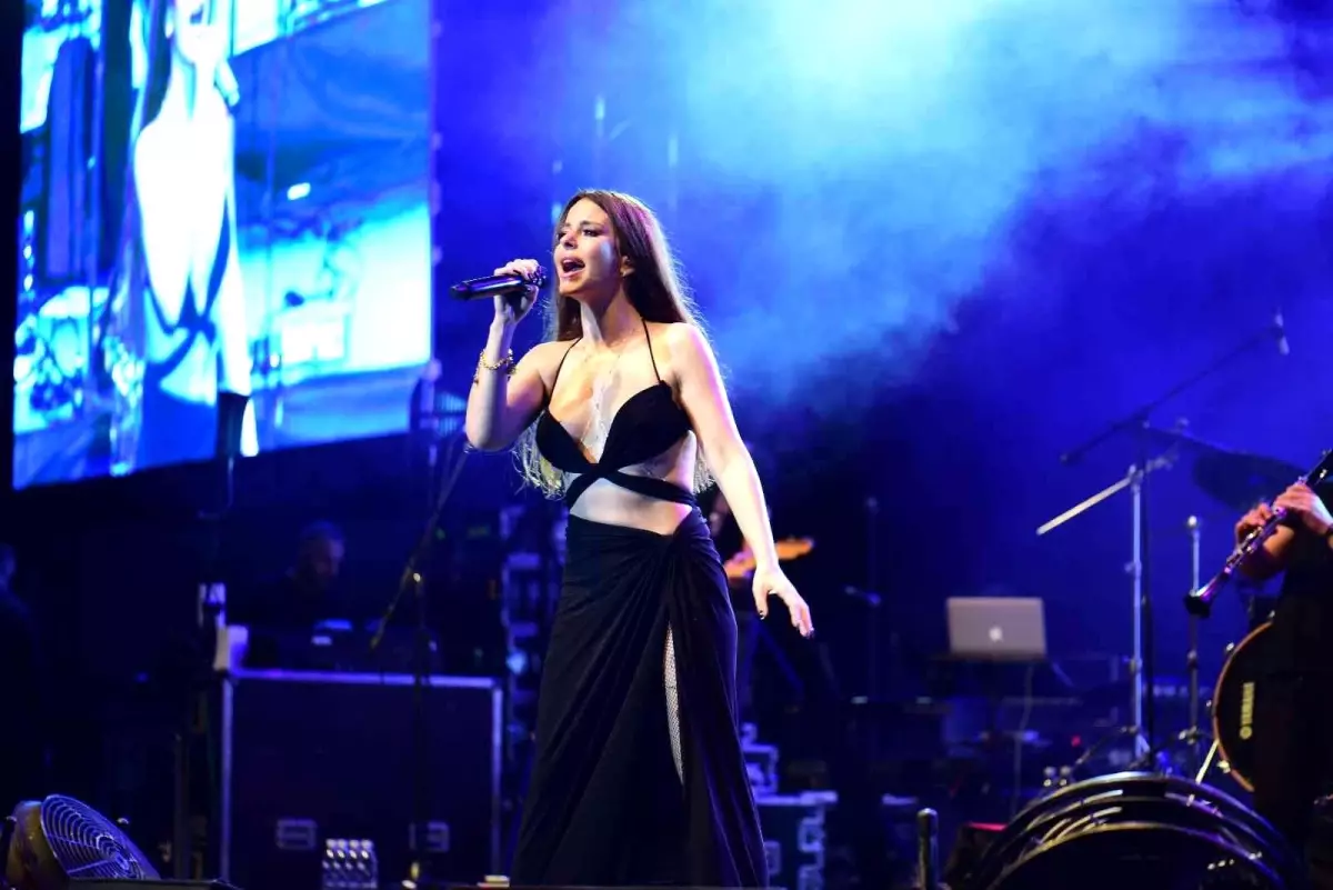 Açıkhava'da Simge Sağın & Mehmet Erdem rüzgarı