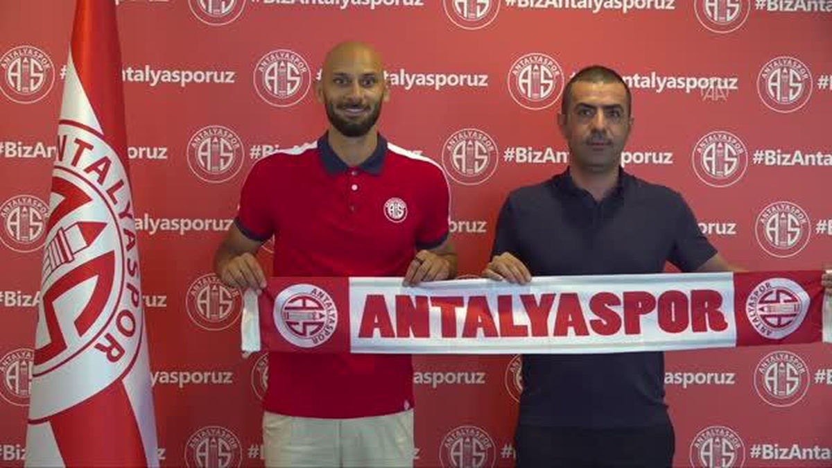 Antalyaspor, Ömer Toprak\'ı 2 yıllığına kadrosuna kattı