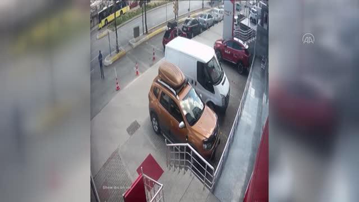 Ataşehir\'de meydana gelen trafik kazasında iki kişi yaralandı