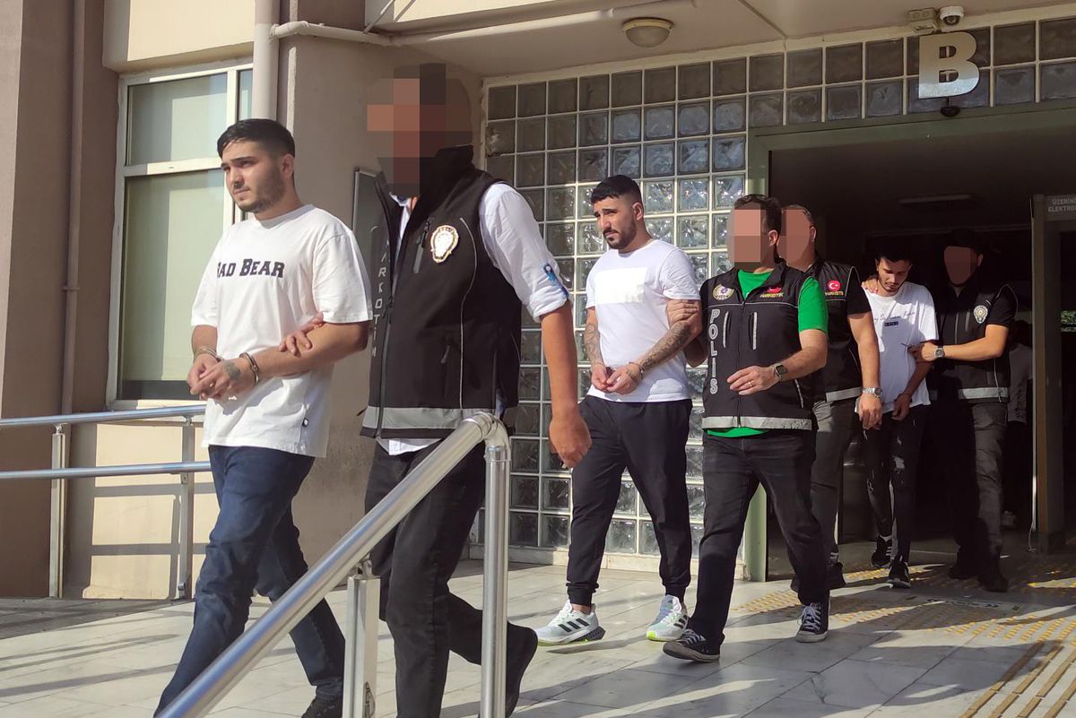 Aydın\'da durdurulan otomobilde 75 kilogram uyuşturucu ele geçirildi