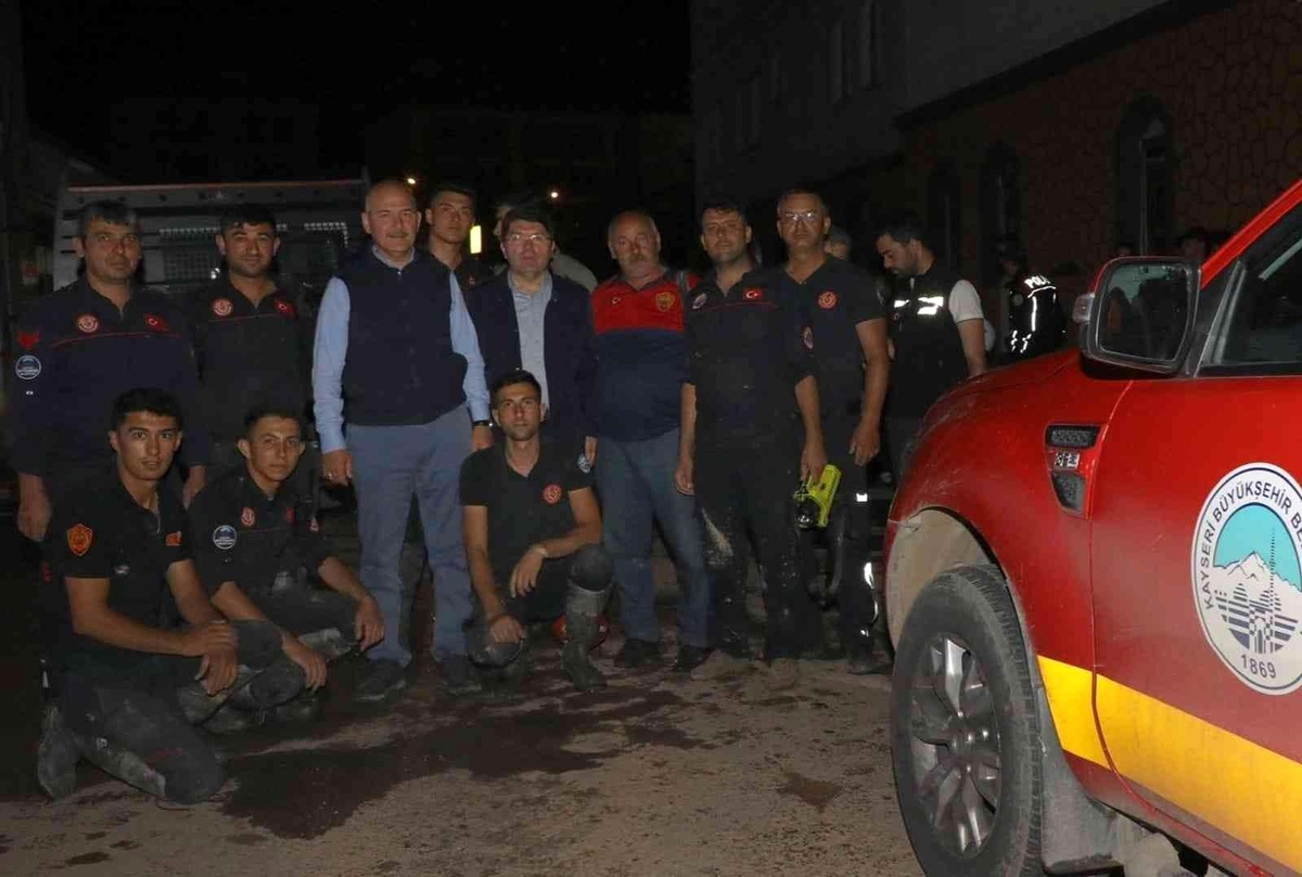 Bakan Soylu ve Karaismailoğlu\'ndan Kayseri ekibine teşekkür