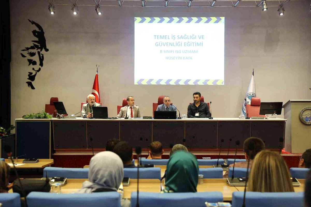 Kayseri\'de belediye personeline iş sağlığı ve güvenliği eğitimi verildi