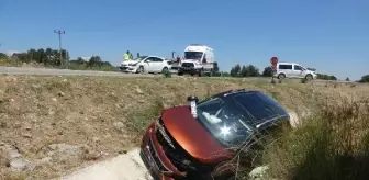 Son dakika haberleri... Çanakkale'de otomobil ile cip çarpıştı: 8 yaralı