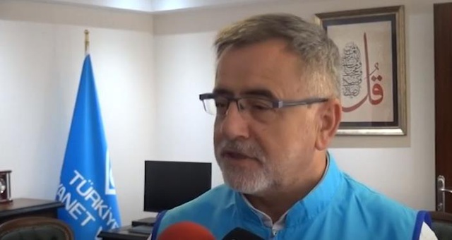 Türkiye Diyanet Vakfı Genel Müdürü İzani Turan vekalet yoluyla kurban kesim bedellerini duyurdu: Yurt içi 2 bin 250 TL, yurt dışı bin 800 TL Türkiye Diyanet Vakfı Genel Müdürü İzani Turan vekalet yoluyla kurban kesim bedellerini duyurdu: Yurt içi 2 bin 250 TL, yurt dışı bin 800 TL