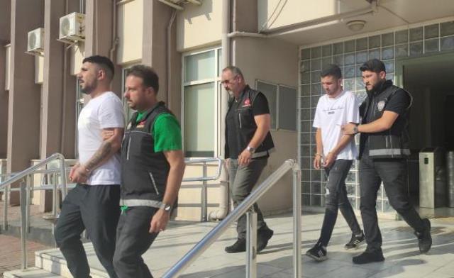Durdurulan otomobilde 75 kilogram uyuşturucu ele geçirildi Durdurulan otomobilde 75 kilogram uyuşturucu ele geçirildi
