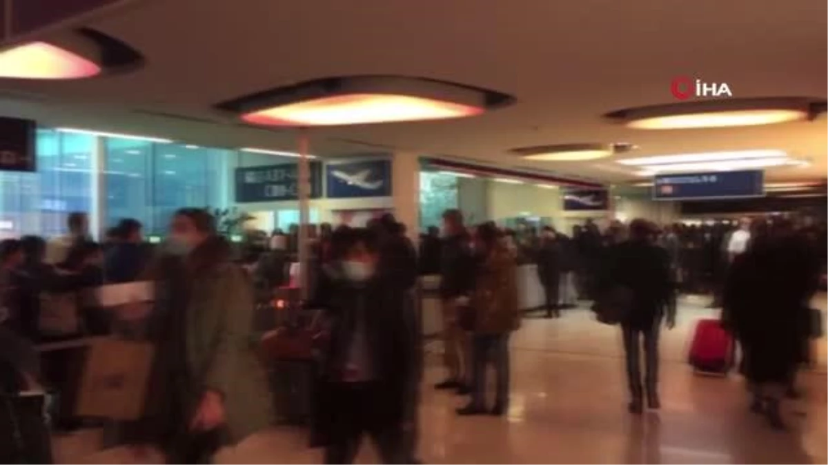 Fransa\'da havalimanlarında grev kriziUzun kuyruklar oluştu