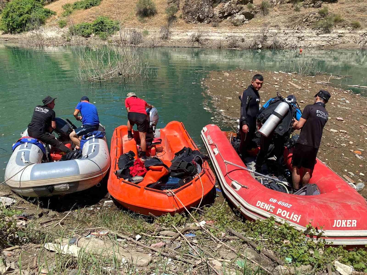 Hemşire Güneş\'i arama çalışmaları sürüyor