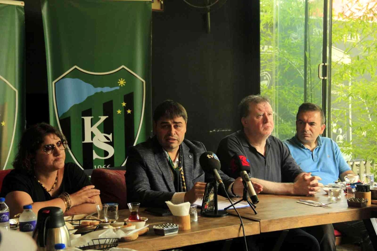 Kocaelispor\'da stadyum zemini hibrit çime dönüyor