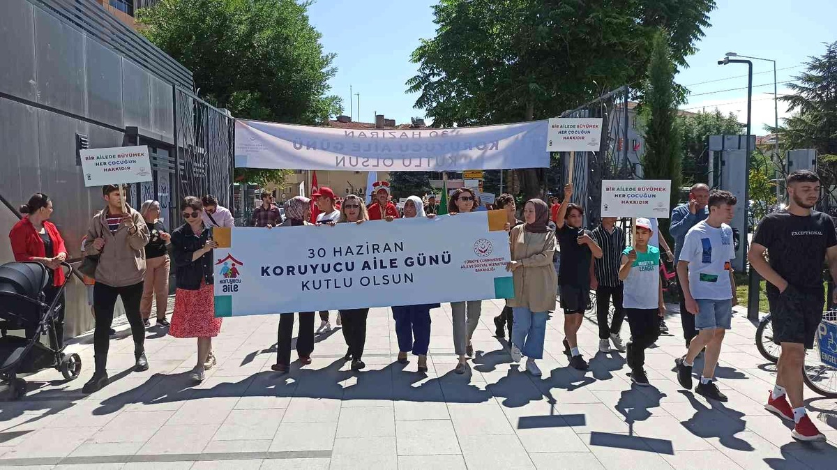 Koruyucu Aile Günü Eskişehir\'de mehter eşliğinde kutlandı