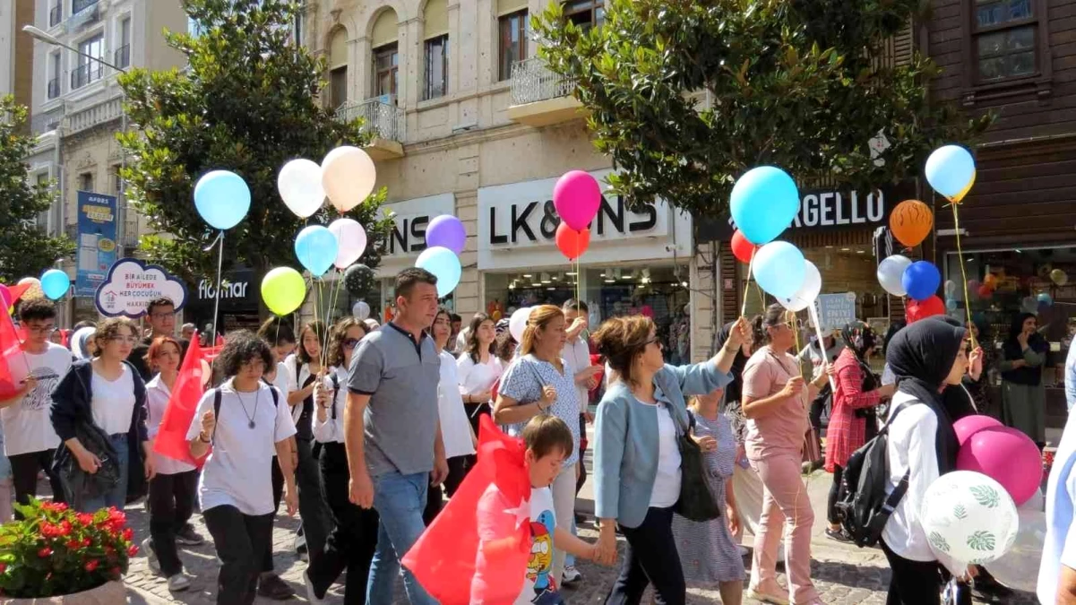 Koruyucu aileler günlerini kutladı