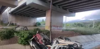 Son dakika haberi! Otomobil taşıyan TIR viyadükten uçtu: 1 ağır yaralı