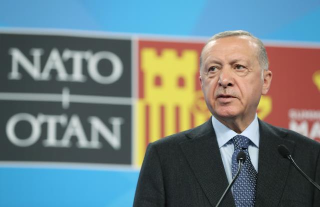 Son Dakika: Cumhurbaşkanı Erdoğan: Üçlü muhtıra diplomatik zaferdir, İsveç 73 teröristi Türkiye'ye iade edecek Son Dakika: Cumhurbaşkanı Erdoğan: Üçlü muhtıra diplomatik zaferdir, İsveç 73 teröristi Türkiye'ye iade edecek