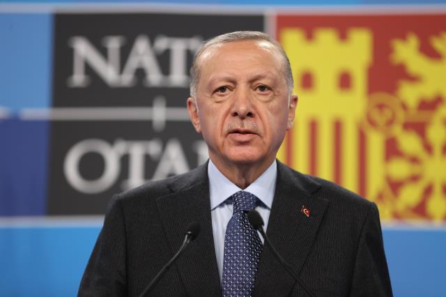 Son Dakika: Cumhurbaşkanı Erdoğan: Üçlü muhtıra diplomatik zaferdir, İsveç 73 teröristi Türkiye'ye iade edecek Son Dakika: Cumhurbaşkanı Erdoğan: Üçlü muhtıra diplomatik zaferdir, İsveç 73 teröristi Türkiye'ye iade edecek