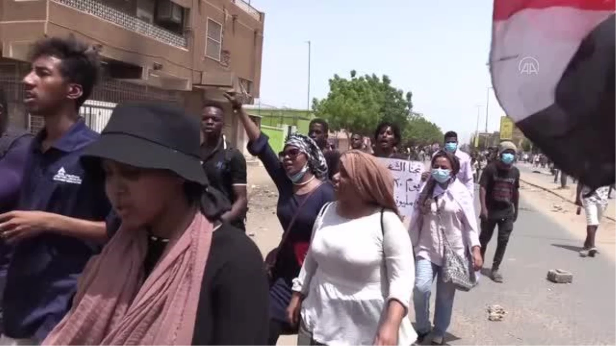 (DRONE) Sudan\'daki askeri yönetim karşıtı gösterilerde 5 kişi öldü