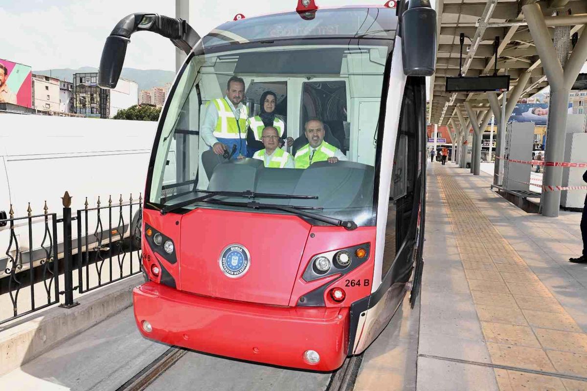 Bursa'da Kent Meydanı-Terminal tramvay hattında seferler başlıyor