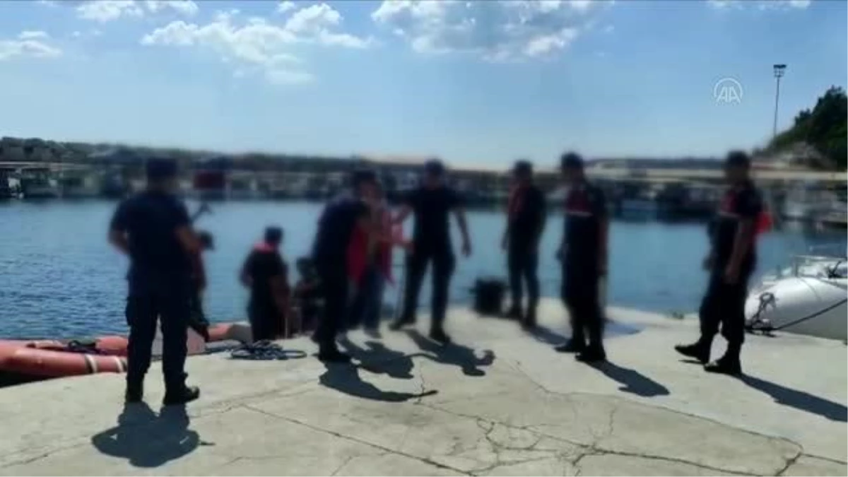 İzmir\'de tekneyle yurt dışına kaçmaya çalışan iki FETÖ sanığı yakalandı