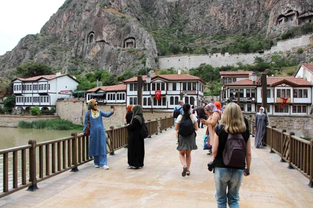 Amasya'da su 1 ay ücretsiz! İstanbullu sucular kamyonla gidip su almak istiyor