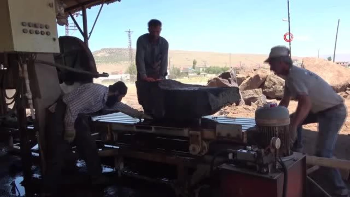 Ahlat taşına alternatif, Güroymak taşı