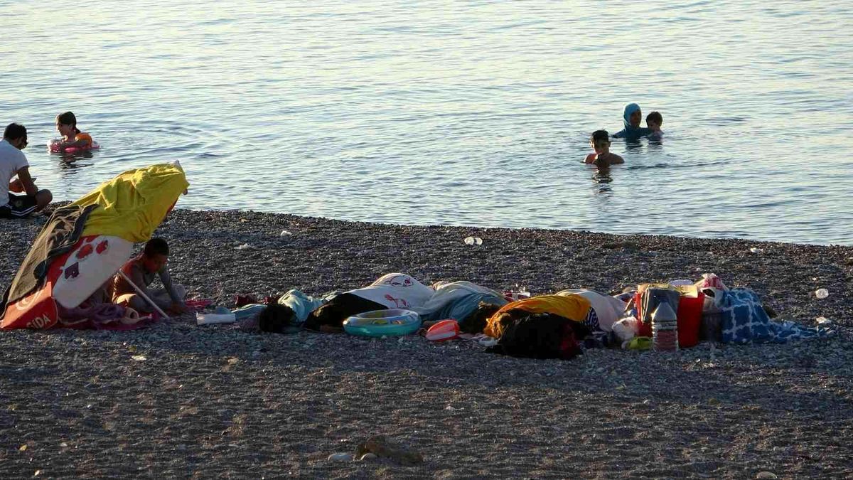 Antalya\'da dünyaca ünlü sahil açık hava oteline döndü