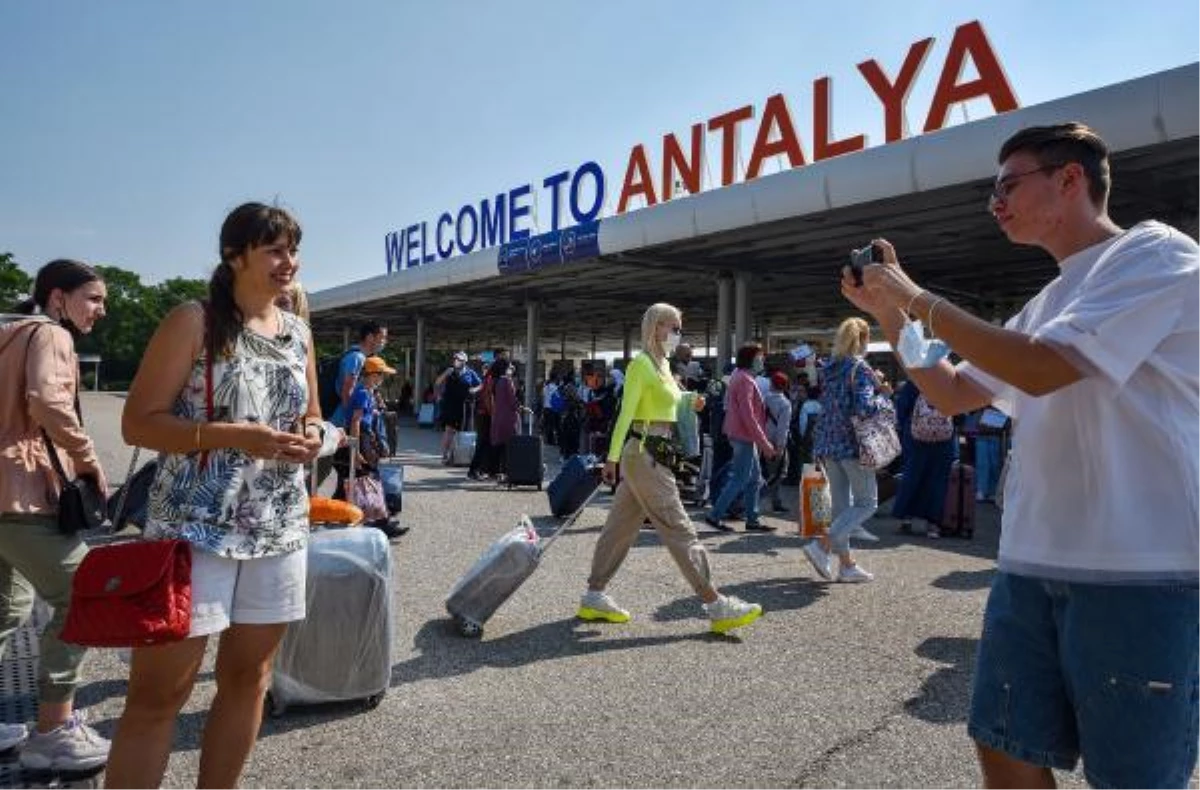 Antalya\'ya haziranda 1,8 milyon turist geldi